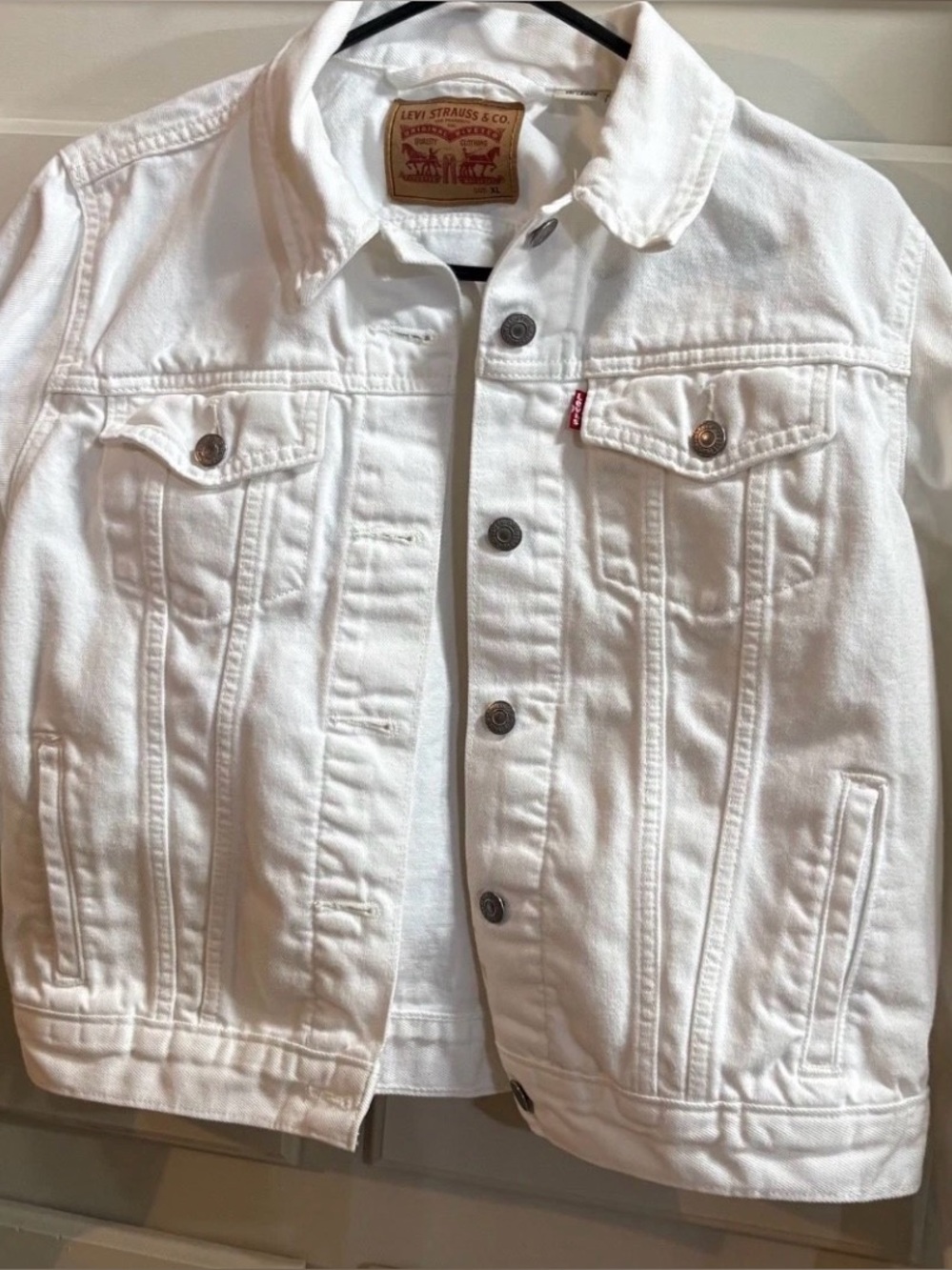 Levi's White Denim Jacket - Classic Button-Up xl